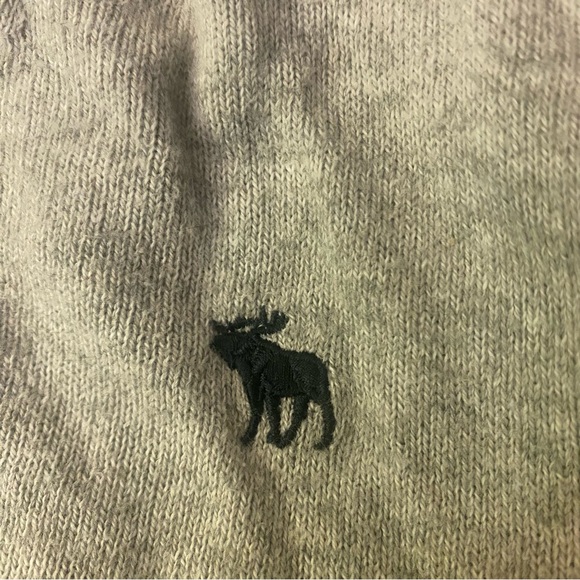 Abercrombie & Fitch Men's Heather Gray V-Neck Sweater GUC L - Picture 4 of 5